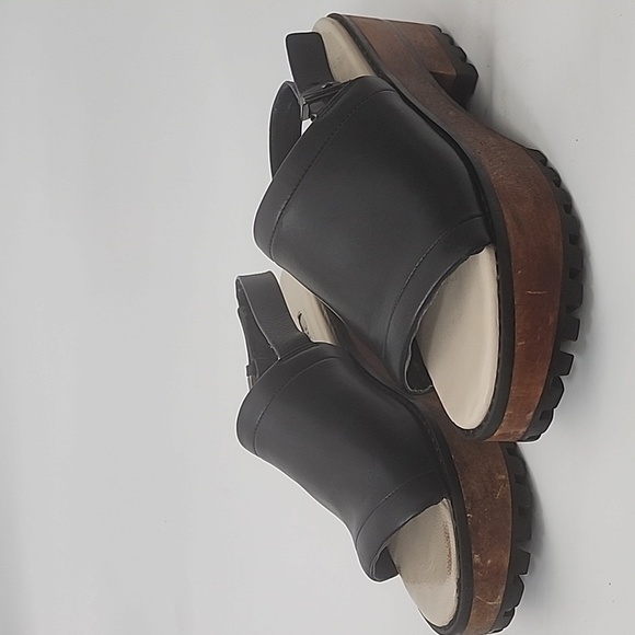 Zara Shoes - Zara Black sandals with brown wood platform heel Size 38